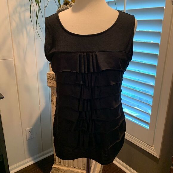 Black Sleeveless Ruffled Tank Top - Picture 2 of 6